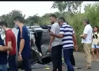 Acidente na PI113 médico que presta serviço em José de Freitas capota veiculo.