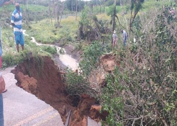 Açude rompe em Luzilândia e destrói trecho da PI-214. Confira no vídeo
