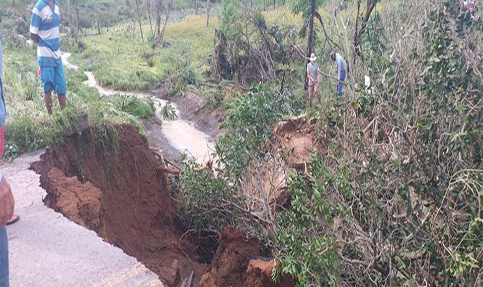 Açude rompe em Luzilândia e destrói trecho da PI-214. Confira no vídeo