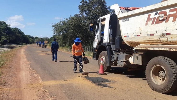 Construtora Hidros LTDA, deu iniciou operação tapa-buracos na PI-113.