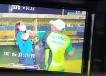 Agressão. Jornalista é agredida por um homem que usava o uniforme de time piauiense. Confira no vídeo.