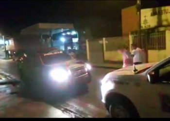 Políciais do 16° Batalhão prendem homem foragido da justiça e apreendem arma de fogo em José de Freitas.