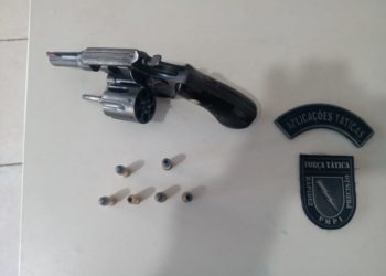 Polícia militar prende homem por porte ilegal de arma de fogo em José de Freitas.