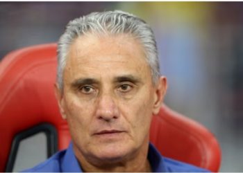 Romário aponta “nome ideal” para assumir a seleção brasileira: “É muito difícil seguir com o Tite”