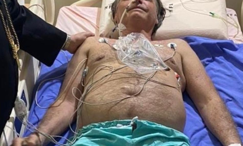 Bolsonaro tem obstrução intestinal, e médicos avaliam cirurgia de emergência