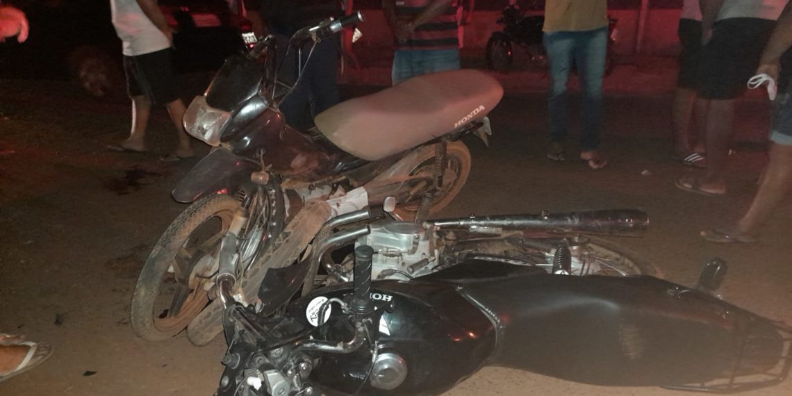 ACIDENTE: Motos batem de frente e duas pessoas ficam feridas em José de Freitas