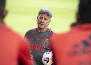 Sem tempo e cheio de problemas para solucionar, Renato tenta acelerar adaptação ao Flamengo