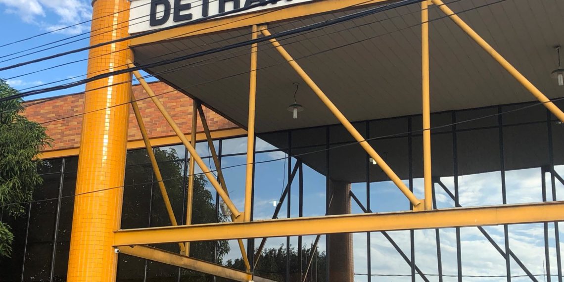 Serviços de habilitação voltam a funcionar no Detran-PI em Teresina