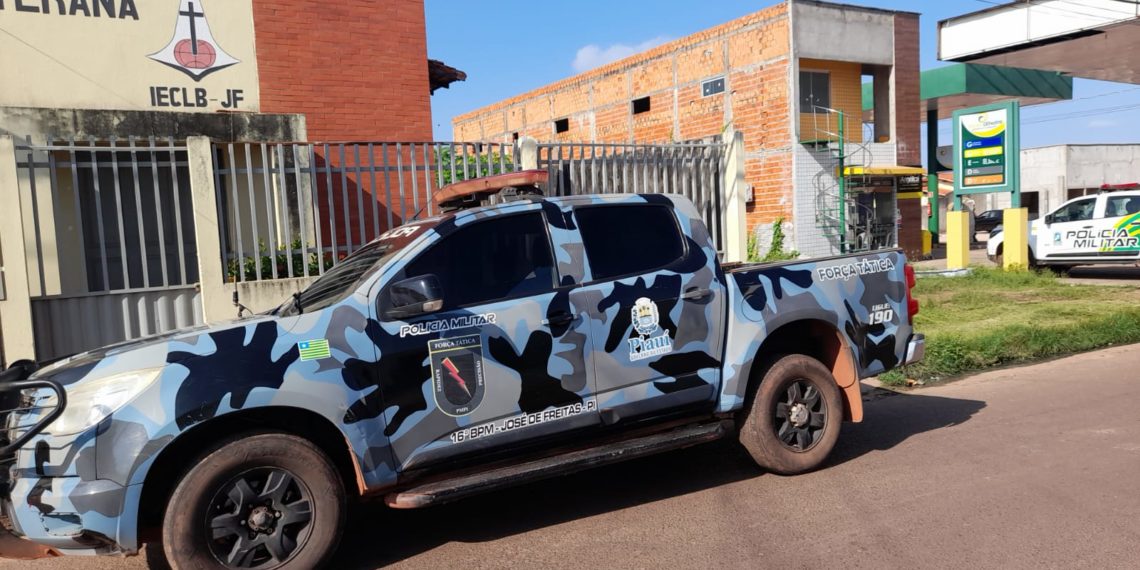 Homem sofre tentativa de homicídio e tem corpo perfurado com 12 facadas