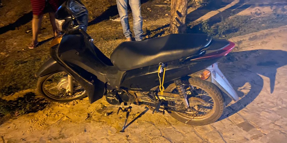 Moto patrulhamento do 16° BPM apreende motocicleta com registro de roubo em José de Freitas
