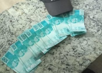  Mulher é presa em José de Freitas após distribuir notas falsas de dinheiro no comércio local