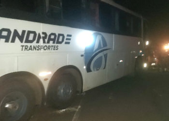 Ônibus que faz linha para José de Freitas é assaltado na BR- 343