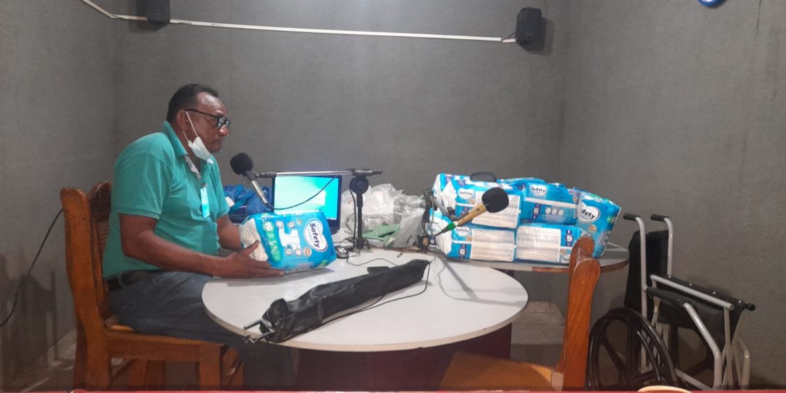 Produção do programa Barra Pesada da Rádio Livramento faz várias doações na cidade de José de Freitas