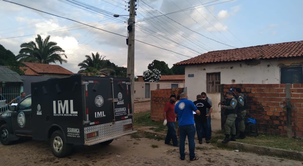 Jovem é executado com vários tiros na porta de sua residência na cidade de José de Freitas -PI