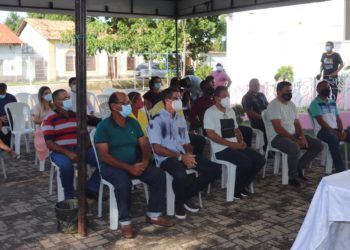 Agentes de endemias são efetivados com assinatura do termos de posse em José de Freitas Piauí