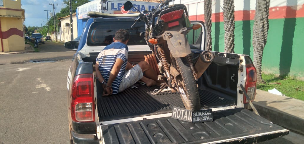Homem é preso em flagrante com simulacro de arma de fogo em José de Freitas