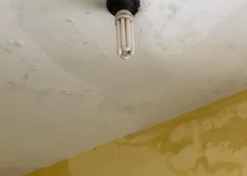 Prédio do 17º DP em José de Freitas apresenta infiltrações e risco de choque elétrico