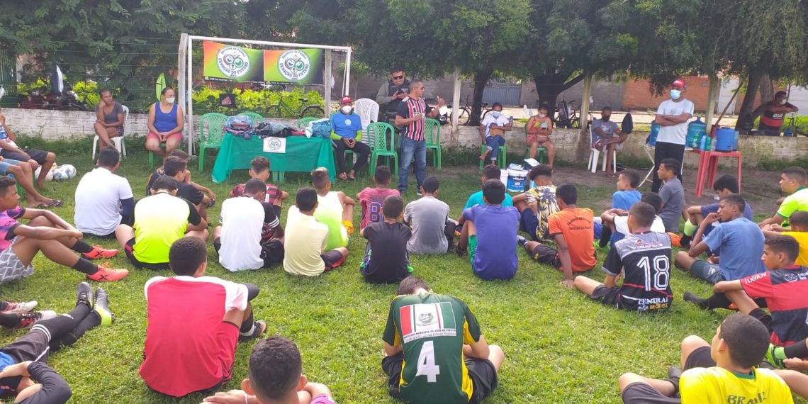 Escolinha geração do futuro promove palestras aos seus alunos em José de Freitas