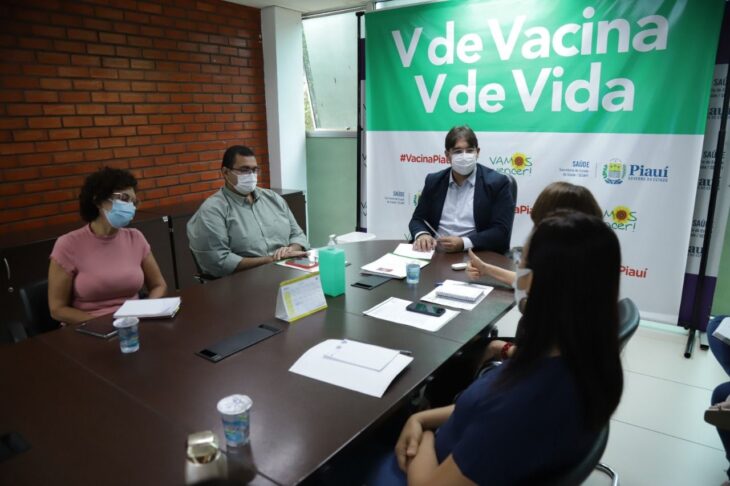 Secretário Neris Júnior debate linhas de cuidados com a obesidade