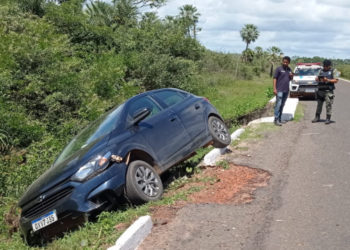 MOTORISTA SOFRE ACIDENTE AO DESVIAR DE UM BURACO NA PI113 EM JOSÉ DE FREITAS