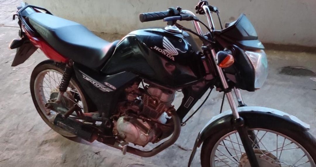 Polícia Militar apreende motocicleta roubada na cidade de Barras