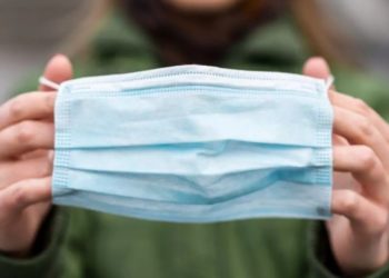 COE determina volta da obrigatoriedade do uso de máscaras em ambientes fechados