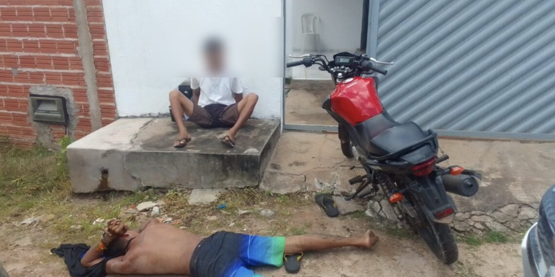 Polícia Militar prende dois homens e apreende motocicleta em José de Freitas