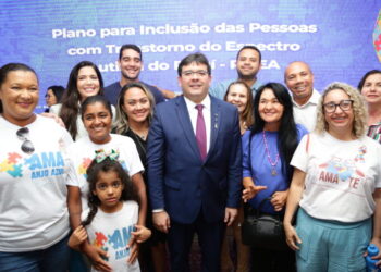 Rafael Fonteles anuncia plano estadual e a construção do Centro de Referência para pessoas com autismo