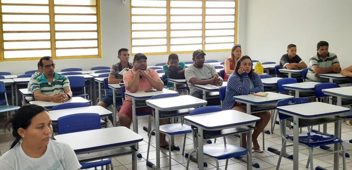 Escolinha de Futebol Prof. Joel realizou palestra com a presença do ex – atleta Batistinha em José de Freitas