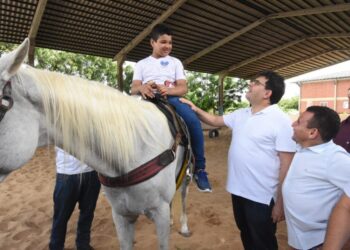 Governador inaugura Centro de Equoterapia e Ponte do Tabuleiro em Parnaíba