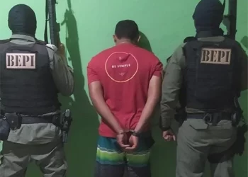 Polícia divulga fotos dos suspeitos envolvidos em chacina e divulga telefones para denúncia