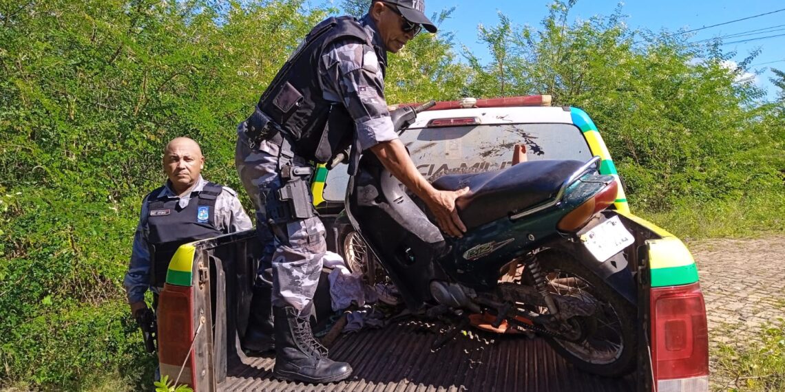 Policia Militar encontra motocicleta abandonada em José de Freitas