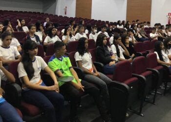 “Meninas na ciência” – projeto de extensão promove a inclusão e igualdade da mulher na Ciência