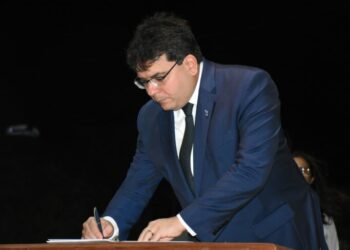 Governador realiza a maior promoção de policiais da história da PM do Piauí