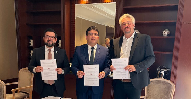 Na Alemanha, Rafael Fonteles assina acordo com empresa interessada em pesquisas sobre hidrogênio verde no Piauí