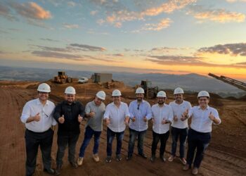 Rafael Fonteles visita em Minas Gerais mineradora que vai operar em Piripiri