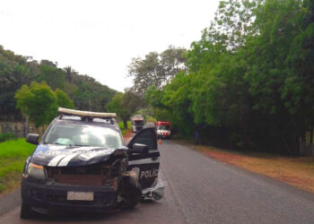 Acidente com viatura da Polícia Civil deixa uma pessoa ferida na PI-113 em José de Freitas