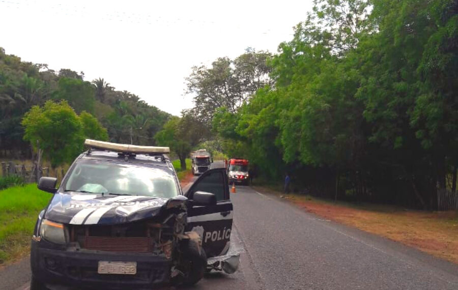 Acidente com viatura da Polícia Civil deixa uma pessoa ferida na PI-113 em José de Freitas