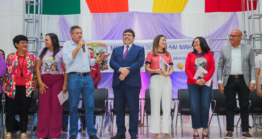 Governador se reúne com 400 trabalhadoras rurais e recebe reivindicações da Marcha das Margaridas