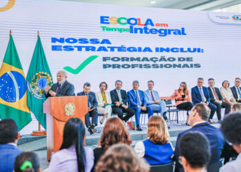 Lula destaca educação do Piauí durante lançamento do Programa Escola em Tempo Integral