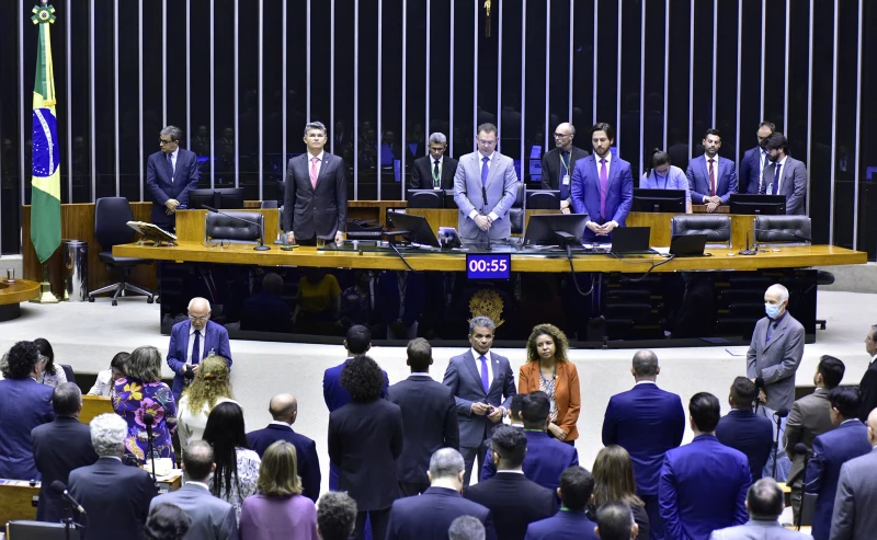 “É a vitória do povo”, diz Merlong após aprovação de MP que aumenta salário mínimo