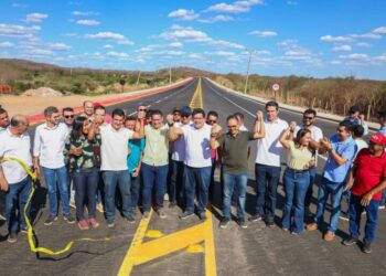 Rafael Fonteles inaugura aeródromo, estradas e outros equipamentos públicos em Canto do Buriti