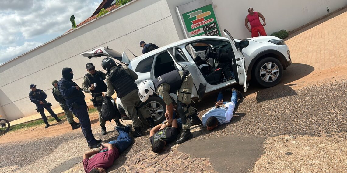 Quadrilha rouba loja de celulares em Pedro II e acabam presos em José de Freitas