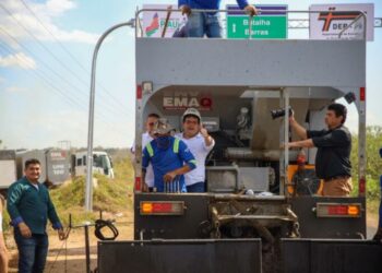 Durante visita a obras em Piracuruca, Rafael Fonteles anuncia nova estrada para o Parque de Sete Cidades