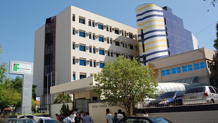 IFPI lança edital para contratar professor substituto; salário de até R$ 6,3 mil