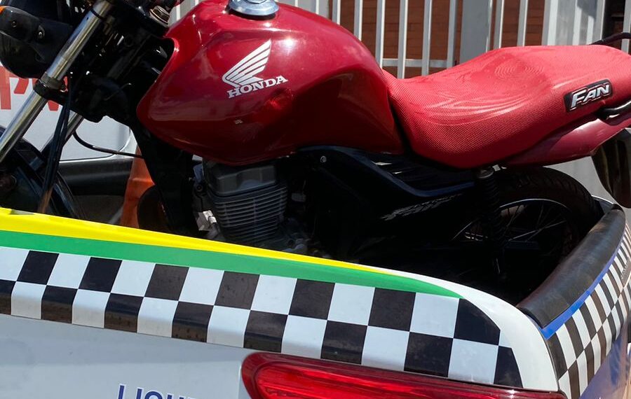 Policia Militar 16ºBPM apreende um homem e uma motocicleta com registro de roubo/furto em José de Freitas