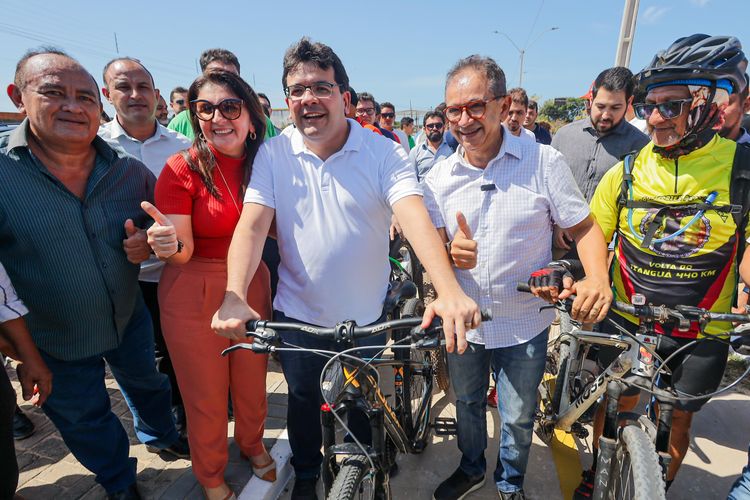Em Parnaíba, Rafael Fonteles inaugura nova sede do Corpo de Bombeiros e ciclovia