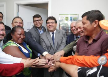 Governador inaugura unidade de segurança no Encontro dos Rios e anuncia Patrulha Cidadã nos bairros