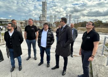 Rafael Fonteles visita Porto de Krk, na Croácia, principal porta de entrada na Europa de hidrogênio verde do Piauí