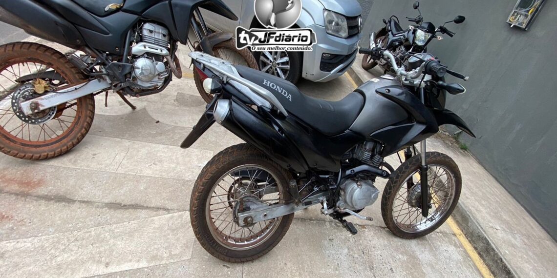 Polícia Militar recupera motocicleta e prende homem acusado do roubo